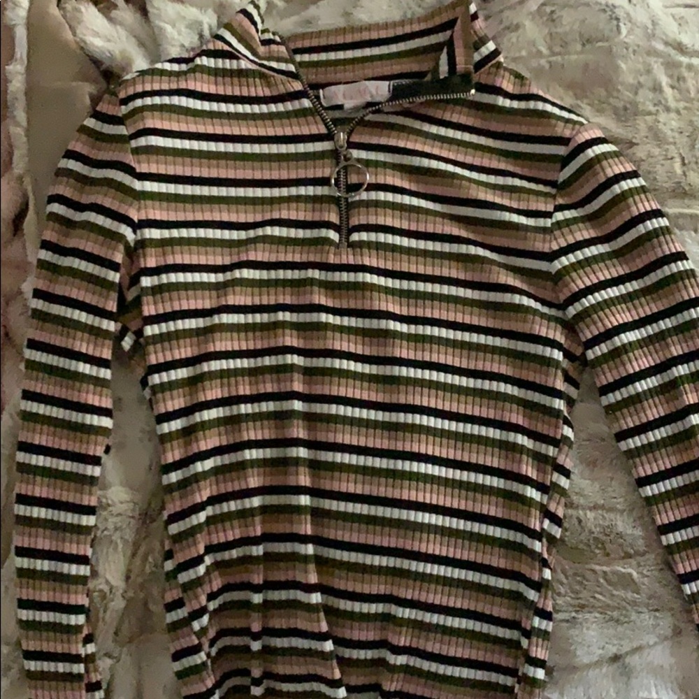 Long sleeve tee, barely worn